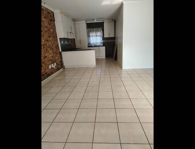 5 BEDROOM APARTMENT BLOCK FOR SALE IN AMAJUBA PARK